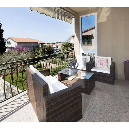 Tatil Evi In With Swimming Pool Poreč